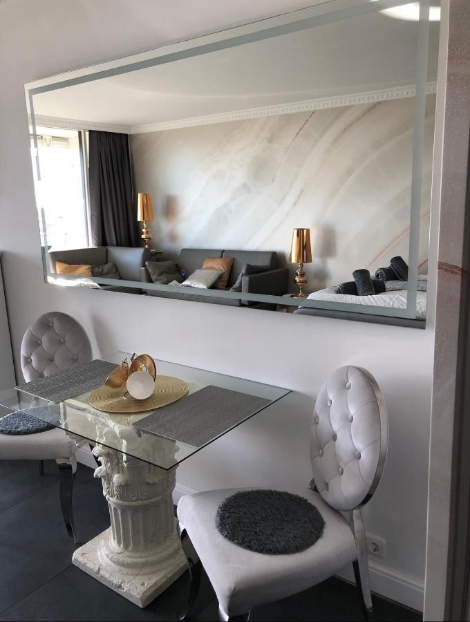 Tiffanys Ferienapartments In Der Privatresidenz Des Plaza Premium Hotel Timmendorfer Strand Exterior photo